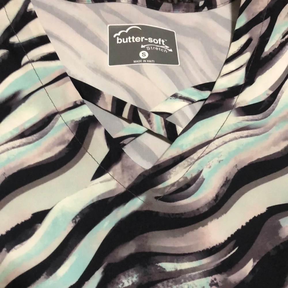 Scrub top - Picture 1 of 3